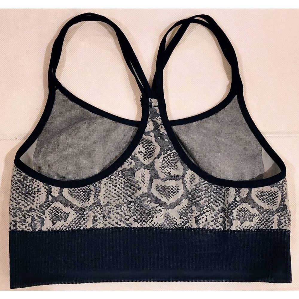 BOMBSHELL SPORTSWEAR SPORTS BRA STRETCH STRAP PULL OVER XS NWOT